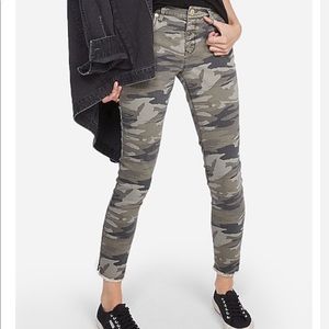 Camo Ankle Jeans Zipper Detail